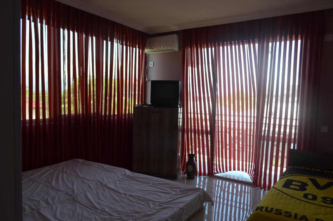 Hotel Near The Sea Кобулеті Екстер'єр фото