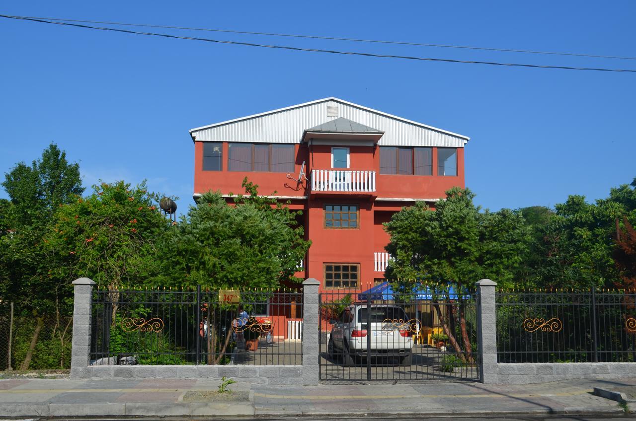 Hotel Near The Sea Кобулеті Екстер'єр фото